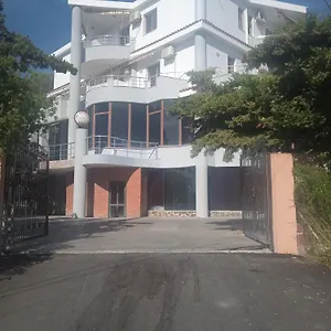 Hotel Moris