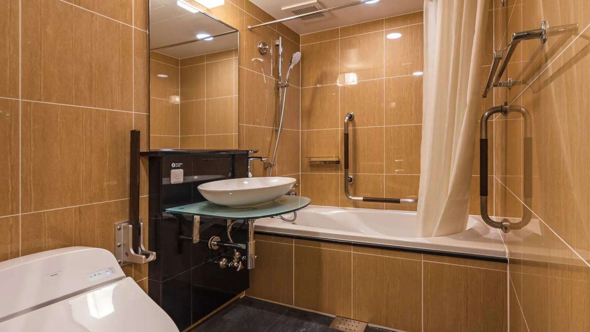 Apa Hotel Akihabara Ekihigashi Tōkyō 3*,